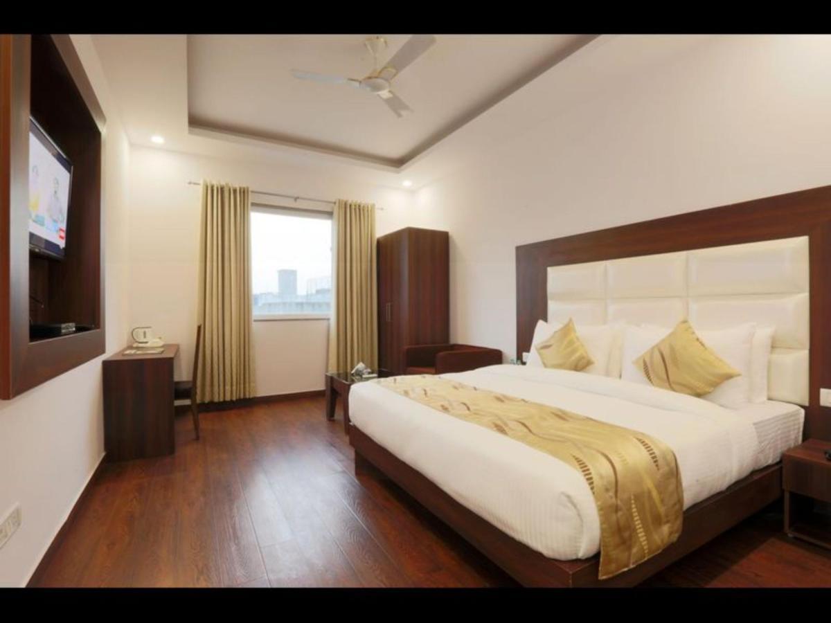 Room In Guest Room New Delhi Exterior photo